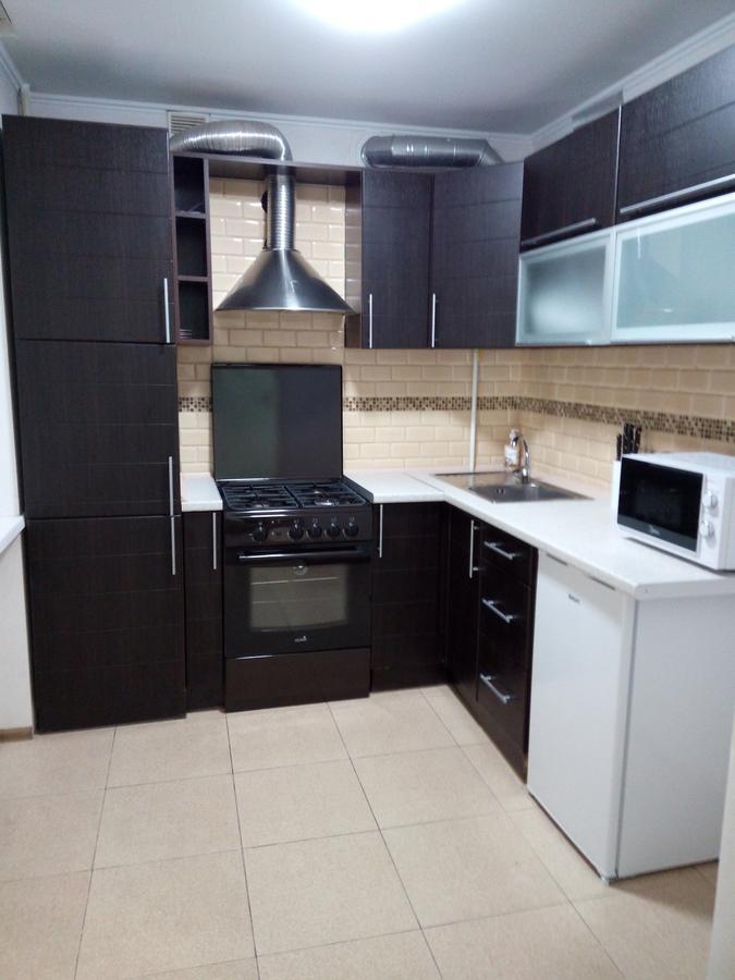 Two-Bedroom Apartment In The Center Хмельницкий Экстерьер фото